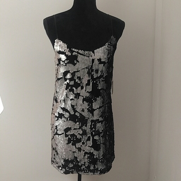 Forever 21 Dresses & Skirts - Forever 21 Black/Silver Sequin/Velvet Dress